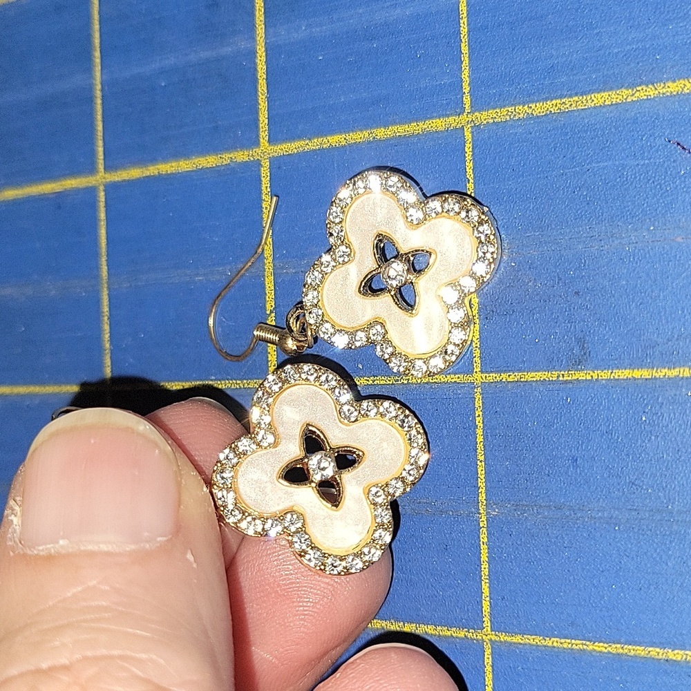 Gold Tone & White Enamel Floral Earrings New